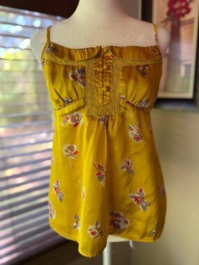 American Eagle Outfitters Large Yellow Silk Feel Floral Camisole Lace Trim Y2K